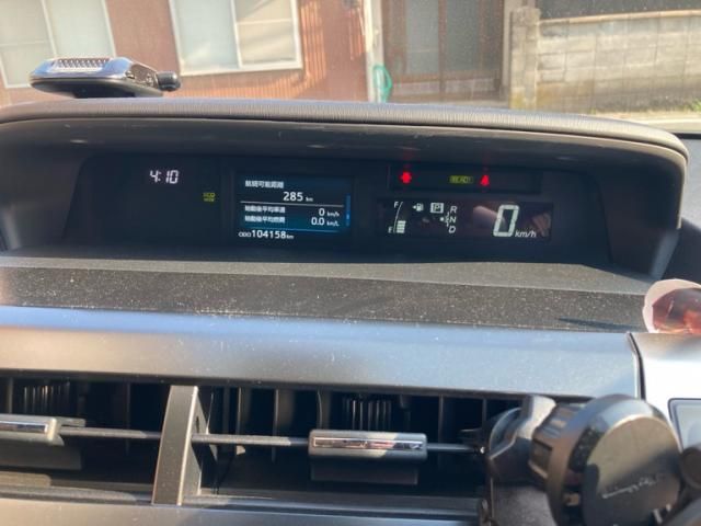 TOYOTA PRIUS ALPHA 2017 Image 31