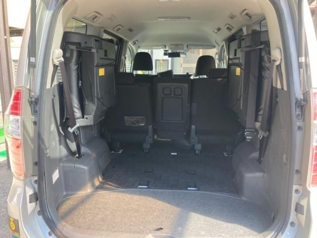 TOYOTA NOAH 2009 Image 31