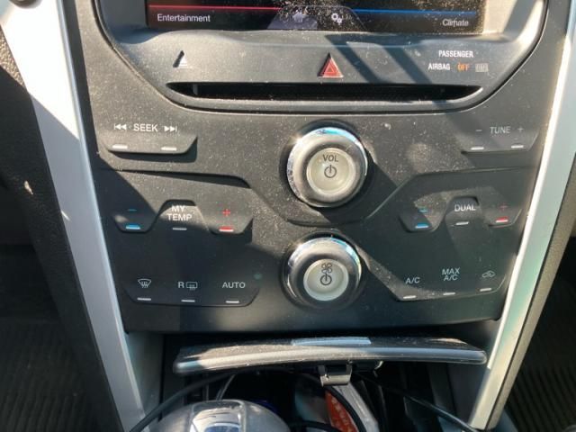 FORD EXPLORER 2012 Image 31