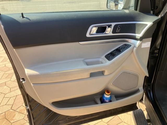 FORD EXPLORER 2012 Image 31