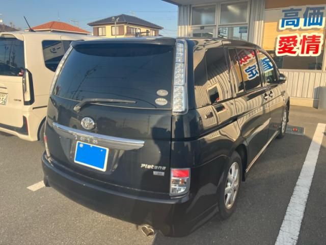 TOYOTA ISIS 2011 Image 31