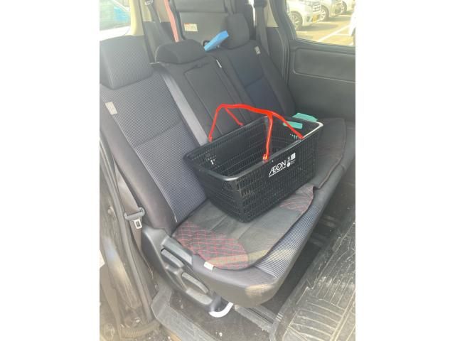 TOYOTA VOXY 2018 Image 31