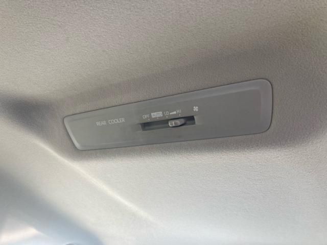 TOYOTA VOXY 2018 Image 31