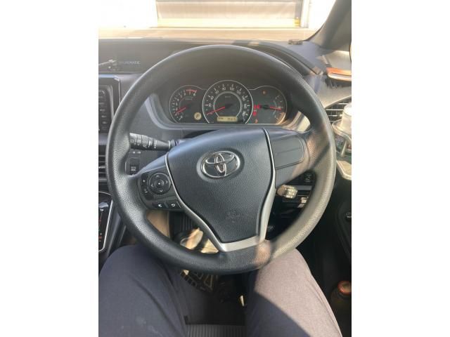 TOYOTA VOXY 2018 Image 31