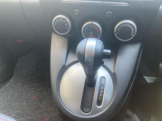 MAZDA DEMIO 2012 Image 31