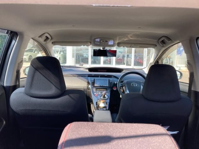 TOYOTA PRIUS 2012 Image 31