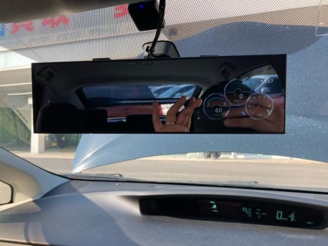 TOYOTA PRIUS 2012 Image 31