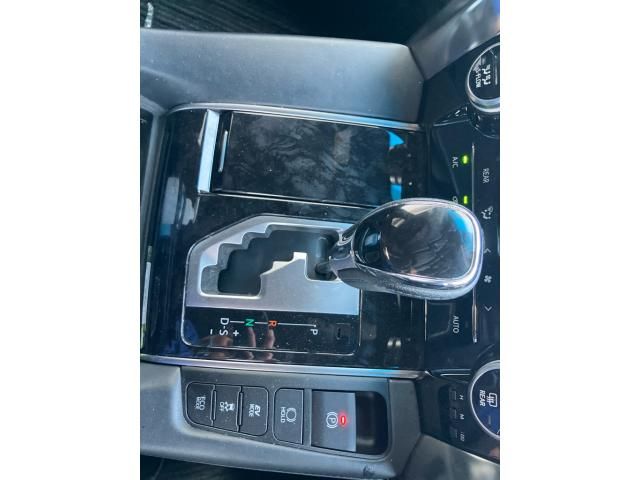TOYOTA ALPHARD HYBRID 4WD 2021 Image 31