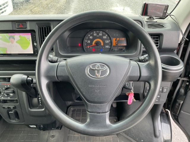 TOYOTA PIXIS VAN 2017 Image 31