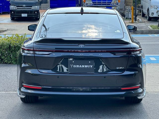 TOYOTA CROWN SEDAN HYBRID 2023 Image 31