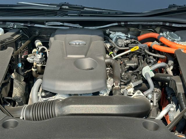 TOYOTA CROWN SEDAN HYBRID 2023 Image 31