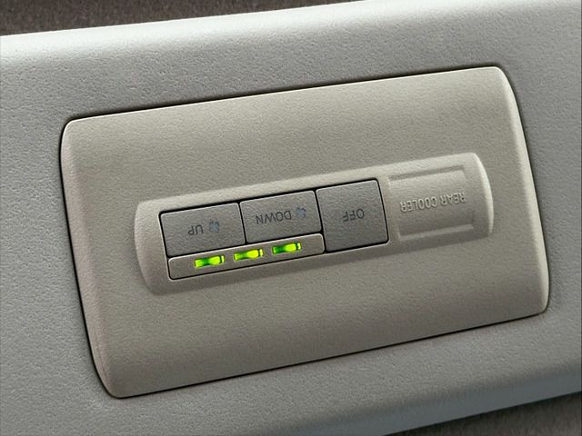 MITSUBISHI DELICA D:5 4WD 2008 Image 31