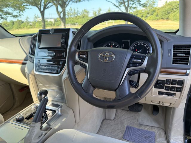 TOYOTA LANDCRUISER WAGON 2018 Image 31