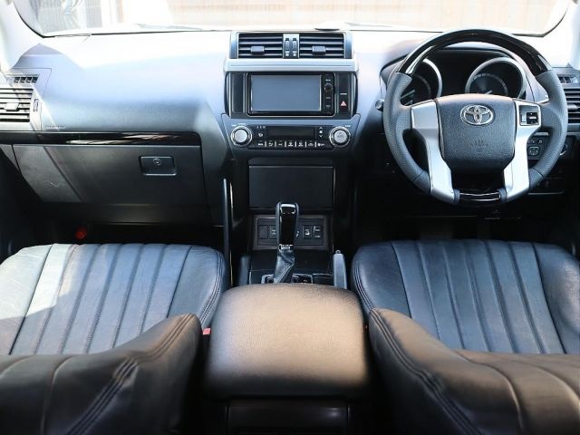 TOYOTA LANDCRUISER PRADO 2015 Image 31