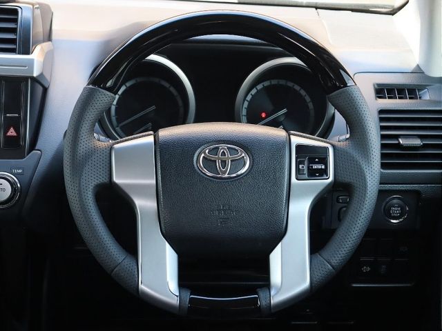 TOYOTA LANDCRUISER PRADO 2015 Image 31