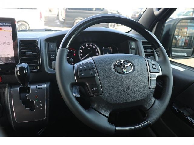 TOYOTA HIACE VAN 4WD 2026 Image 31