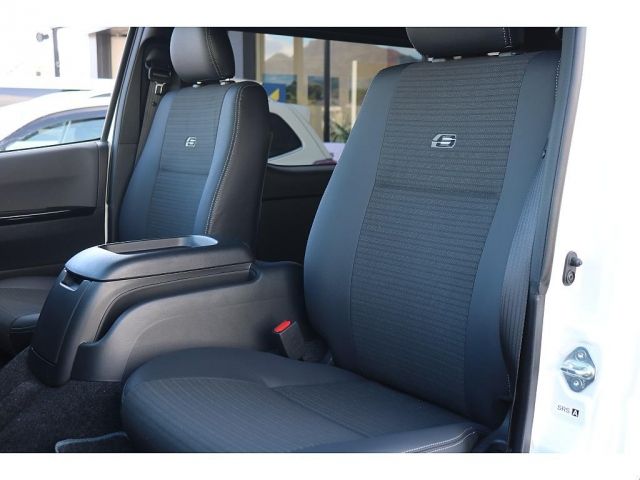 TOYOTA HIACE VAN 4WD 2026 Image 31