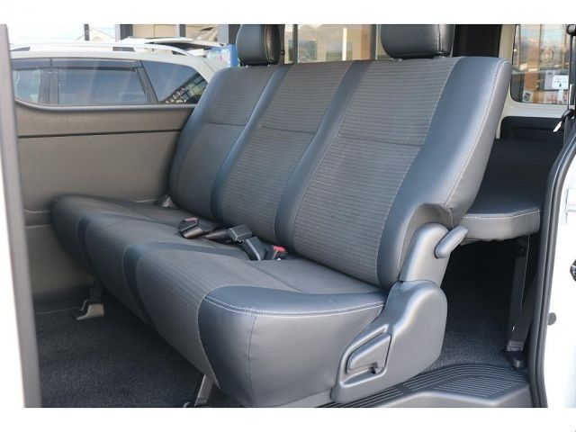 TOYOTA HIACE VAN 4WD 2026 Image 31