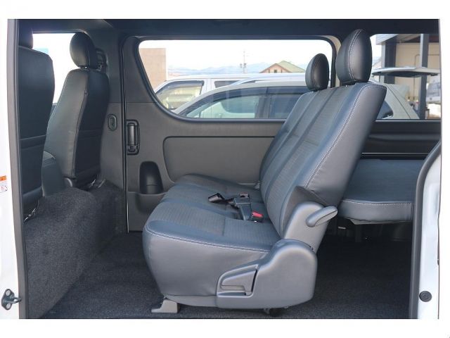 TOYOTA HIACE VAN 4WD 2026 Image 31