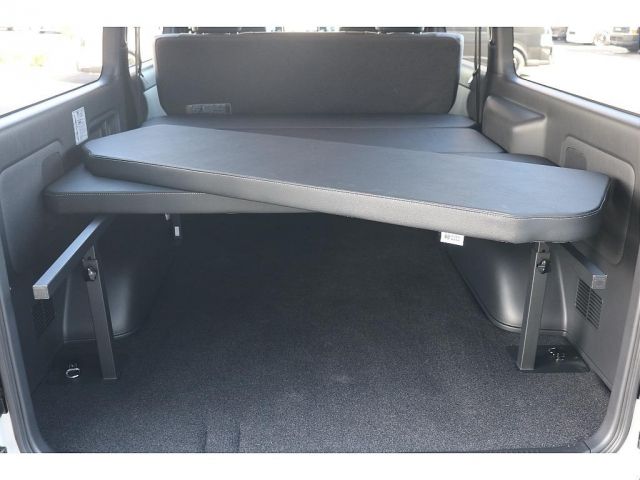 TOYOTA HIACE VAN 4WD 2026 Image 31