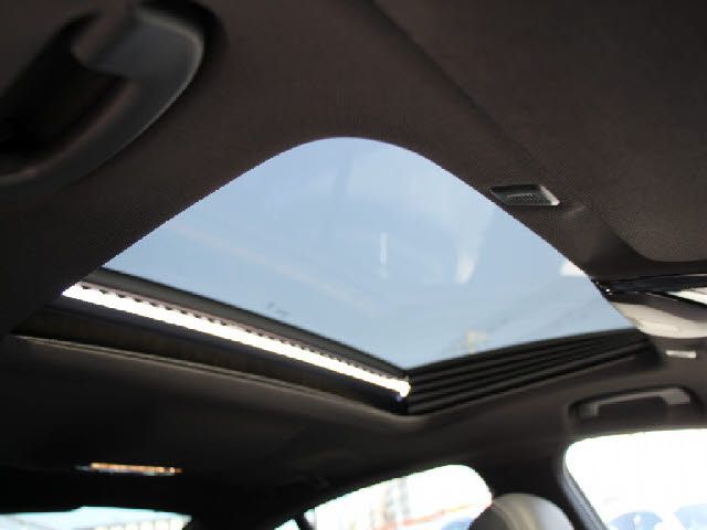 BMW 5SERIES SEDAN 2017 Image 31