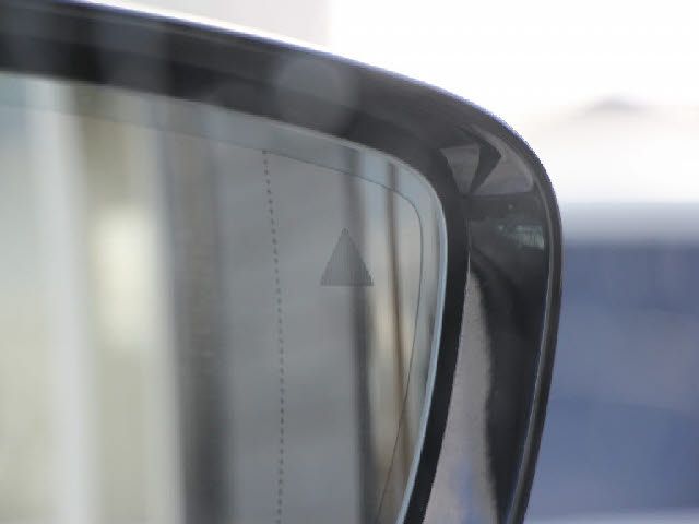 BMW 5SERIES SEDAN 2017 Image 31