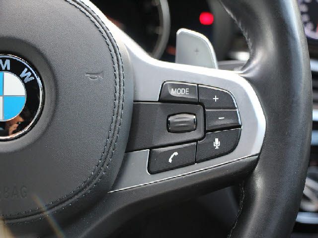 BMW 5SERIES SEDAN 2017 Image 31