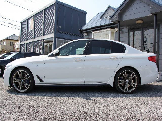 BMW 5SERIES SEDAN 2017 Image 31