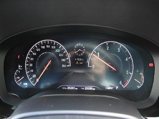 BMW 5SERIES SEDAN 2019 Image 31