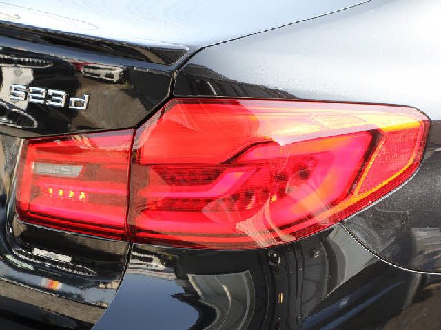 BMW 5SERIES SEDAN 2019 Image 31