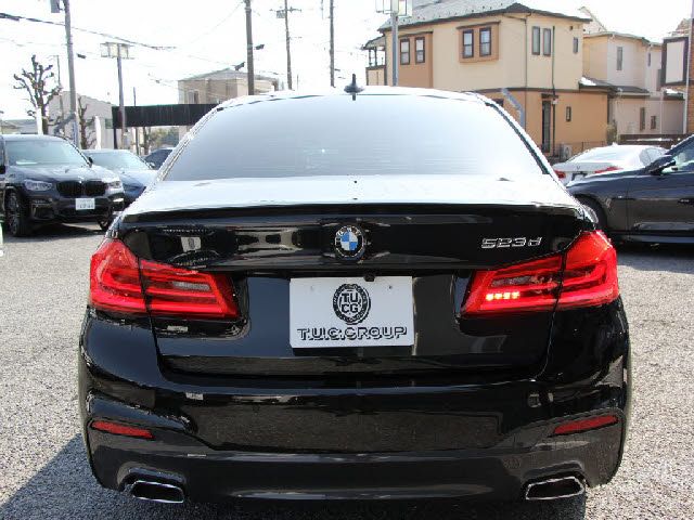 BMW 5SERIES SEDAN 2019 Image 31