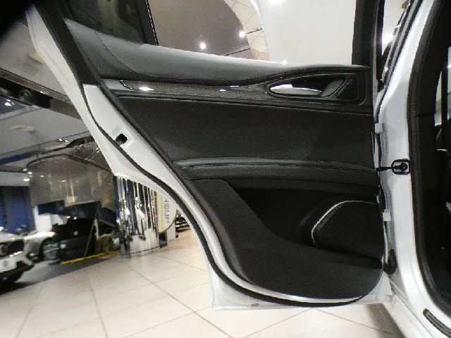 ALFAROMEO STELVIO 2019 Image 31
