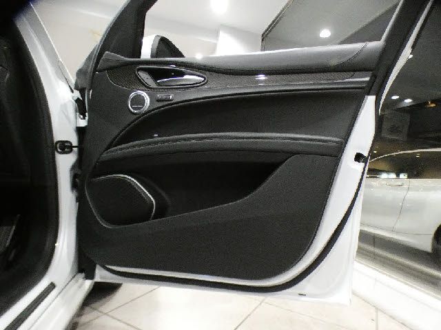 ALFAROMEO STELVIO 2019 Image 31