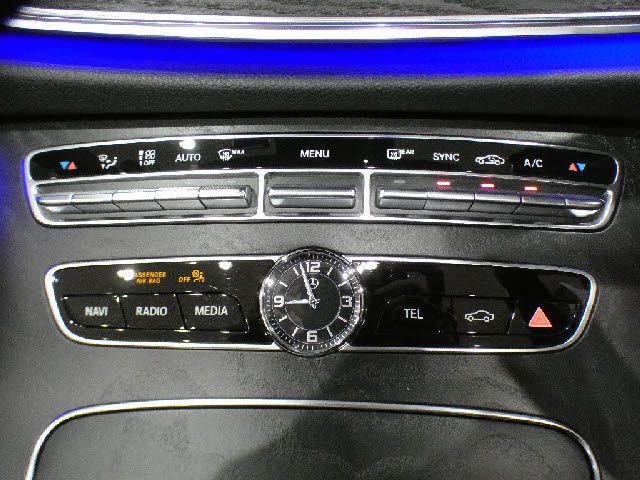 MERCEDES BENZ E CLAS 2018 Image 31