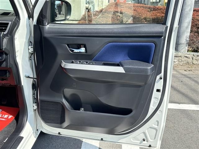 TOYOTA TANK 4WD 2018 Image 31