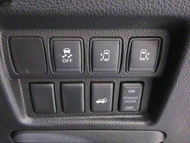 NISSAN ELGRAND 2017 Image 31