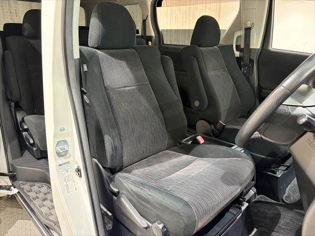 TOYOTA VELLFIRE 2012 Image 31