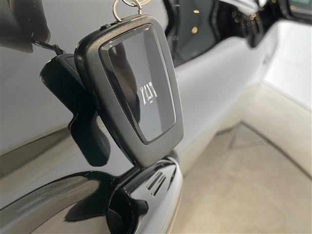 TOYOTA CROWN SEDAN HYBRID 2018 Image 31