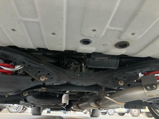 NISSAN ELGRAND 2012 Image 31