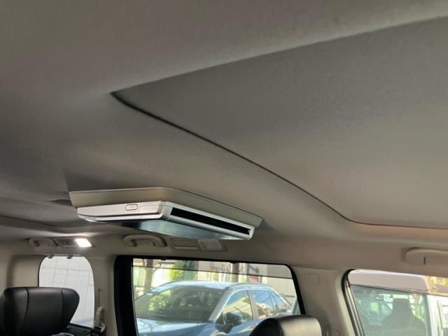 NISSAN ELGRAND 2012 Image 31