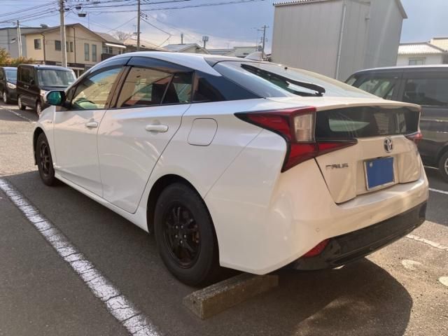 TOYOTA PRIUS 2019 Image 31