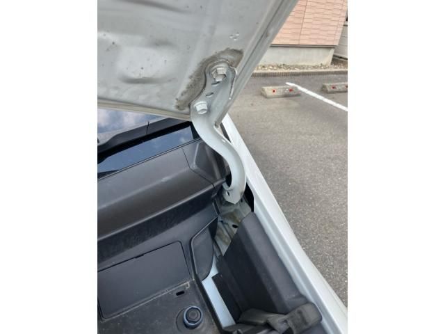 TOYOTA PRIUS 2019 Image 31