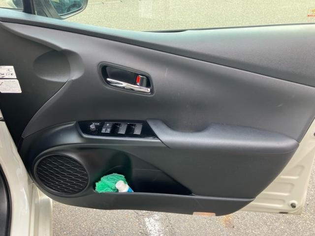 TOYOTA PRIUS 2019 Image 31