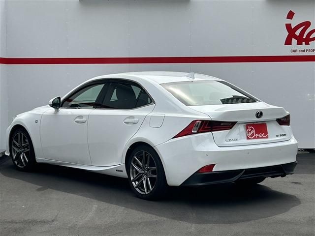 TOYOTA LEXUS IS300H 2013 Image 31