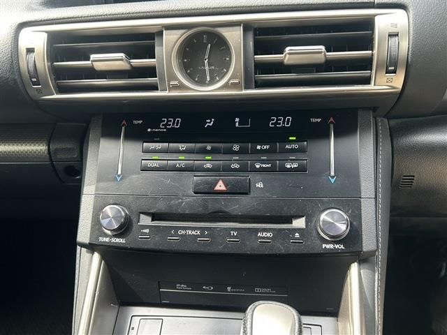 TOYOTA LEXUS IS300H 2013 Image 31