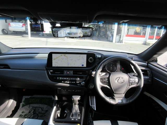 TOYOTA LEXUS ES300H 2023 Image 31