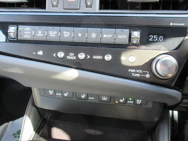 TOYOTA LEXUS ES300H 2023 Image 31