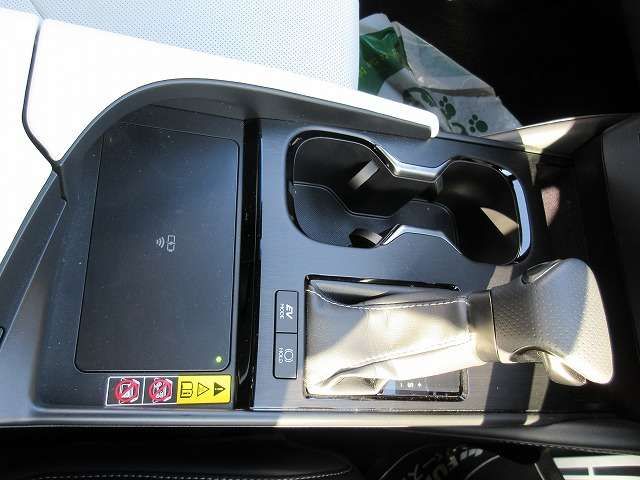 TOYOTA LEXUS ES300H 2023 Image 31