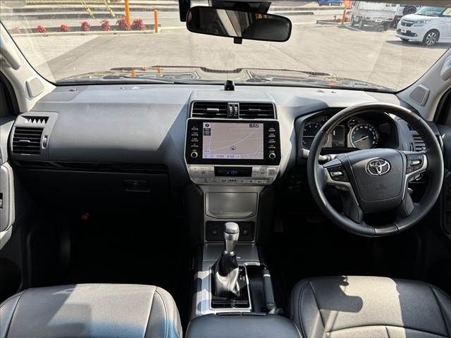 TOYOTA LANDCRUISER PRADO 2022 Image 31