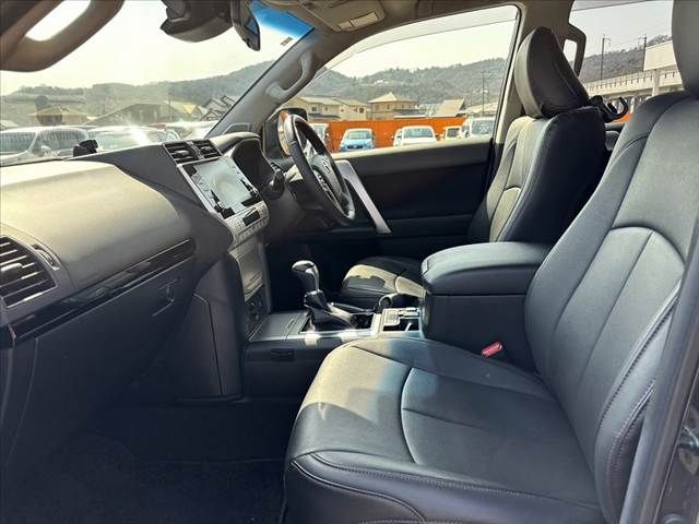 TOYOTA LANDCRUISER PRADO 2022 Image 31